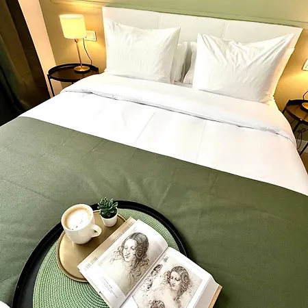 Elite - Art Collection - Leonardo דירה